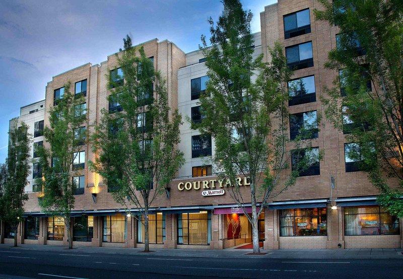 Отель Courtyard Portland Downtown / Convention Center Экстерьер фото