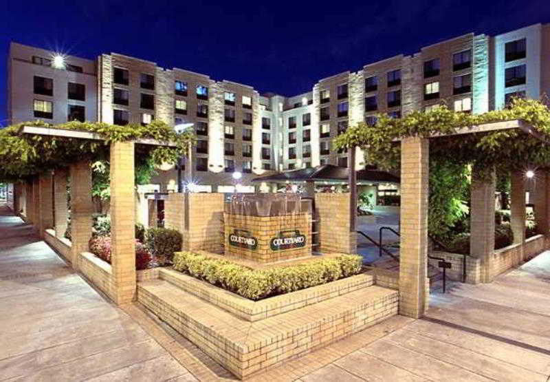 Отель Courtyard Portland Downtown / Convention Center Экстерьер фото